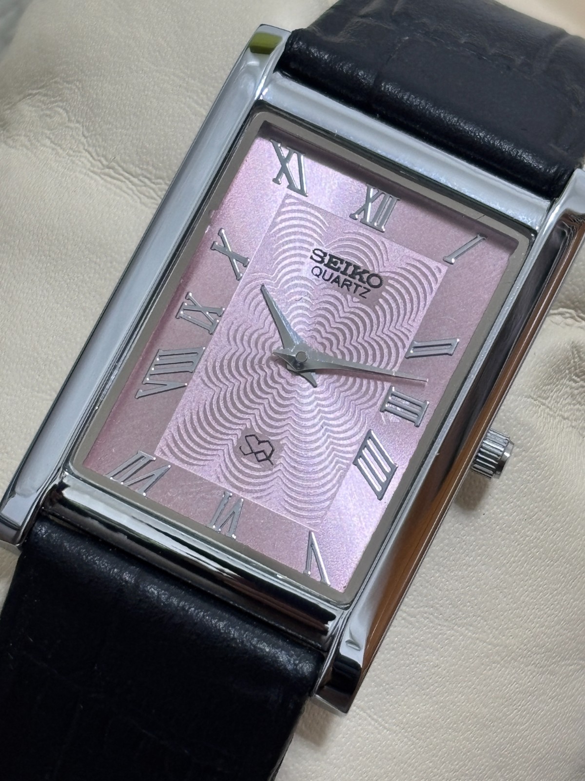 Vintage Classic Seiko Slim Men’s Leather Strap Wrist watch