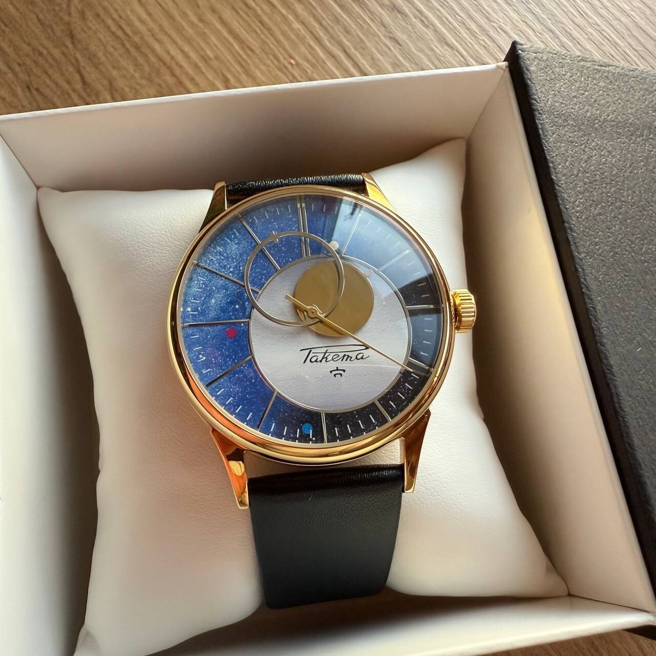 Vintage RAKETA COPERNIC watch KOPERNIK COPERNICUS Rare Red watch with box