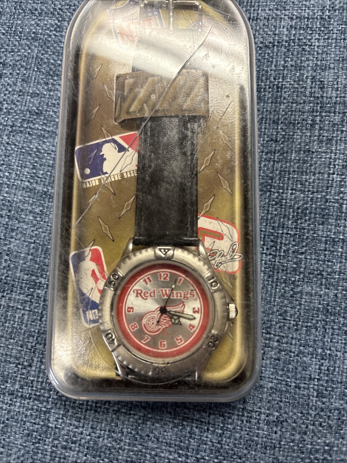 Red Wings Logo NHL Genuine Leather Quartz Analog Men’s Watch New In Box