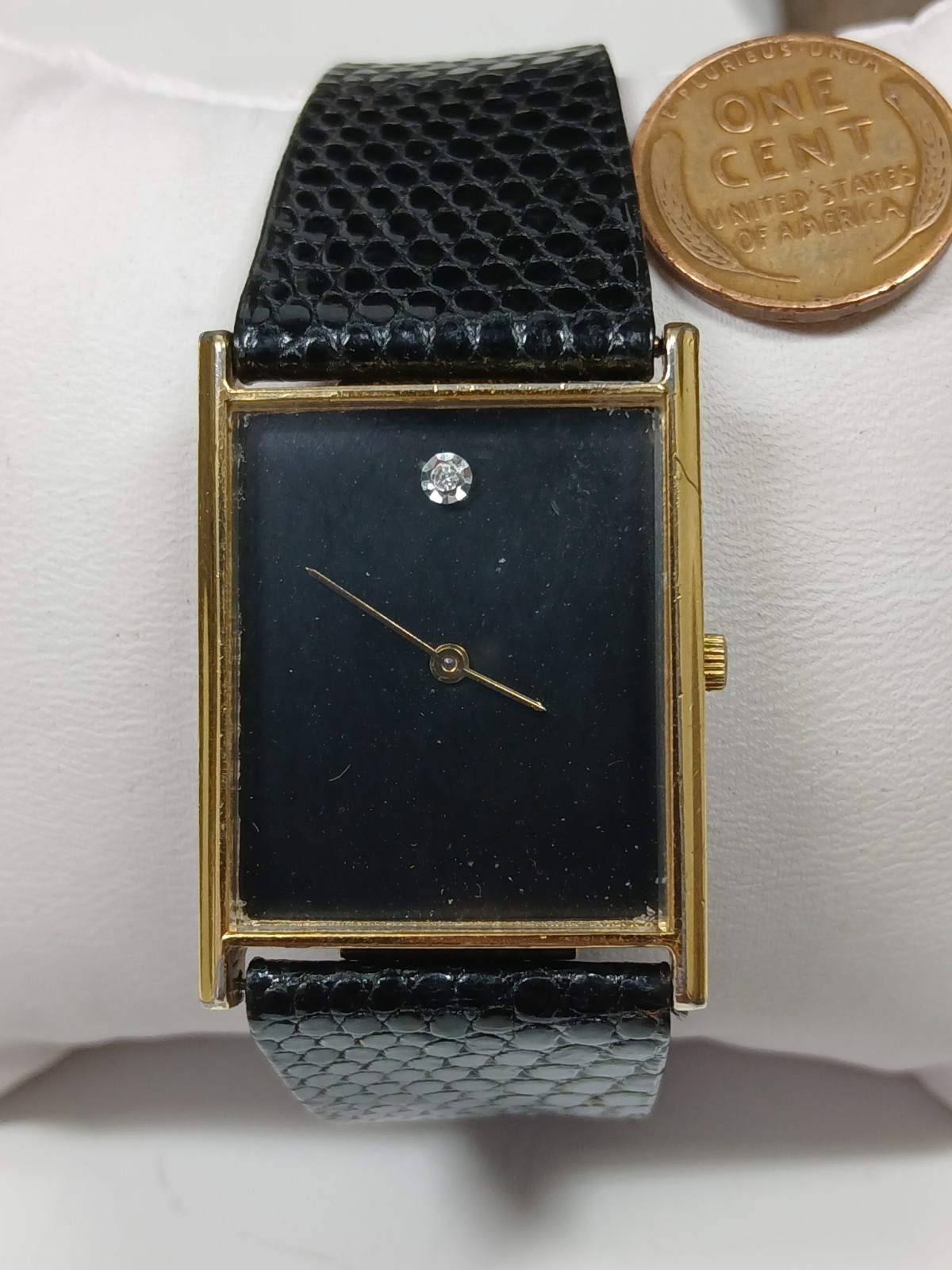Vintage Mens Wittnauer Diamond Accent Black Dial Lizard Band Mens Quartz Watch
