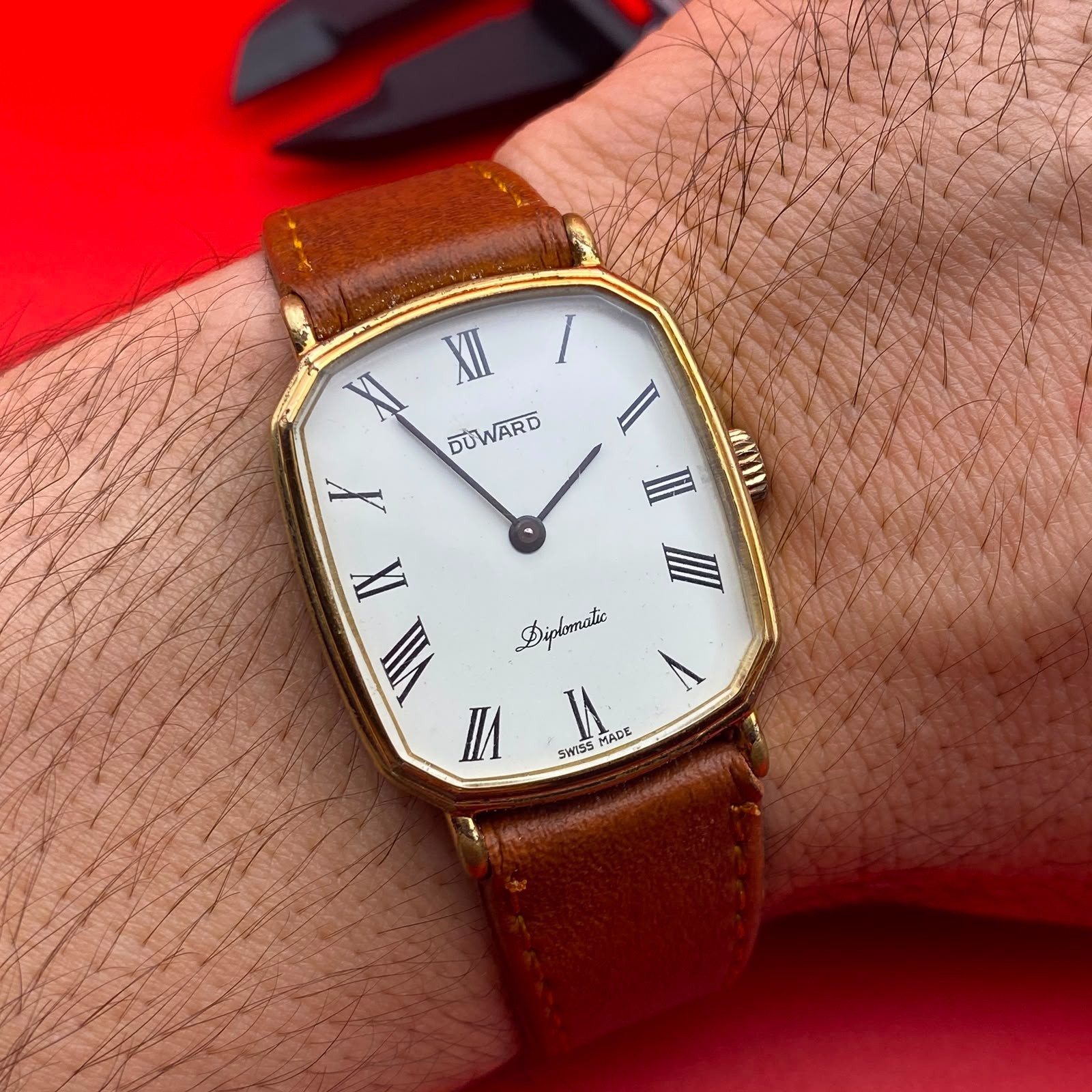 1970s Vintage Duward Diplomatic Gold Plated Swiss Mechanical Watch Chiffre Roman