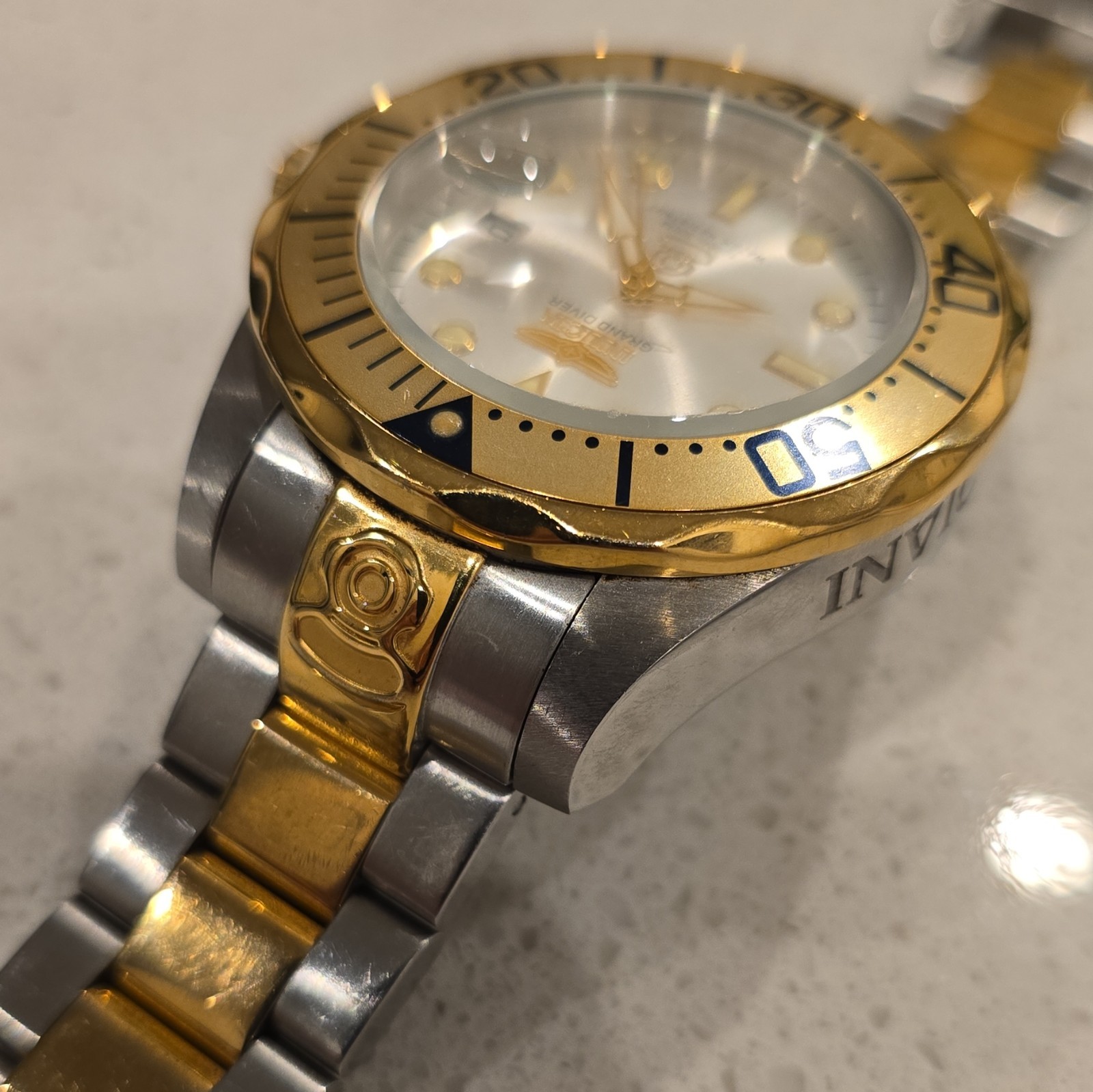 Invicta Pro Diver Men’s Automatic Two-Tone Stainless Steel 200m Date Watch