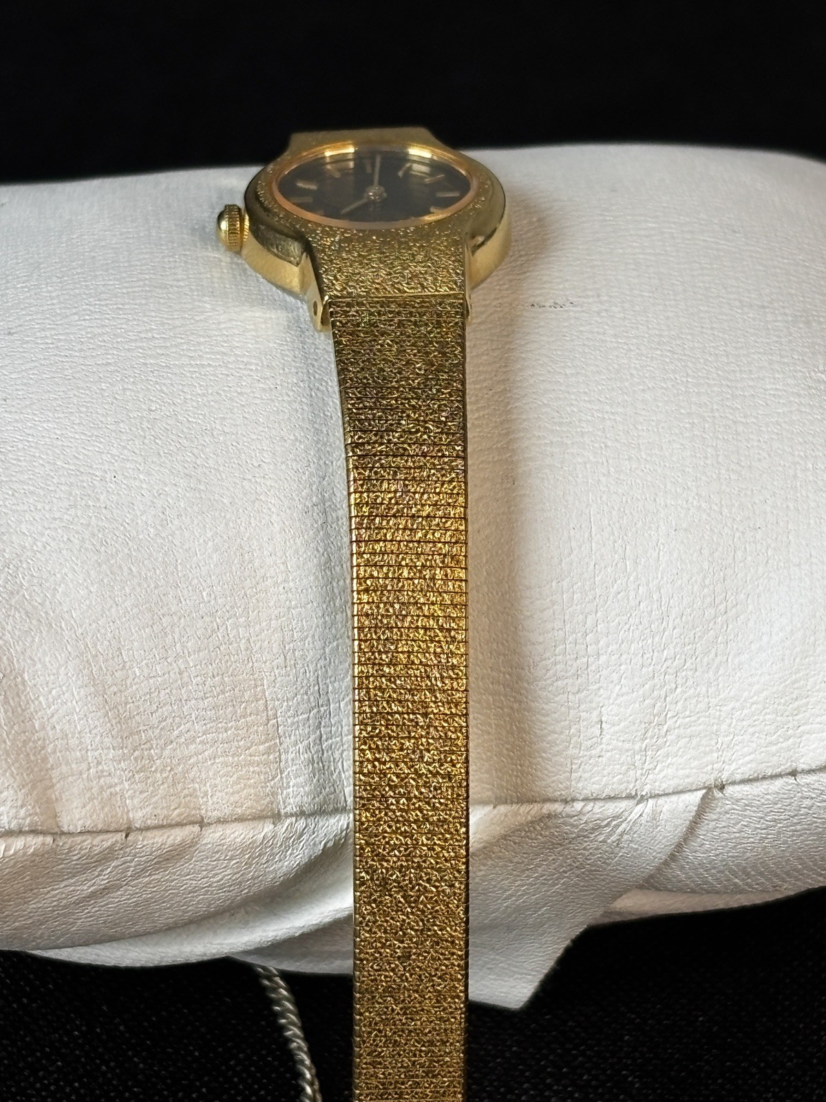 Vintage Seiko Quartz 16 MM Watch 2Y00-0A49 Women Gold Tone Analog 5.5″ Wrist