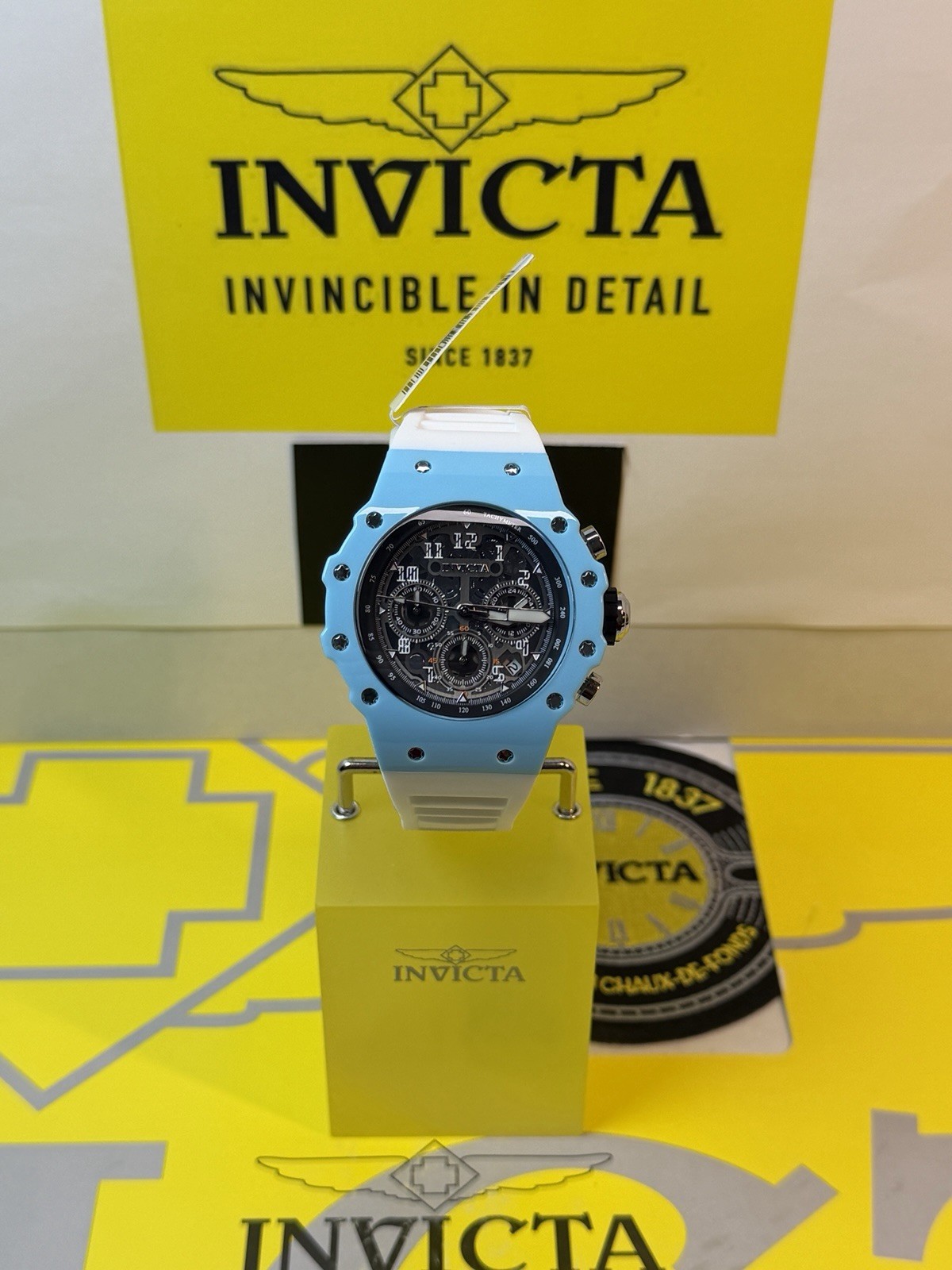 Invicta Racing Vaulthan Men’s 44mm Chronograph , White Blue Watch! NEW & SHARP!!