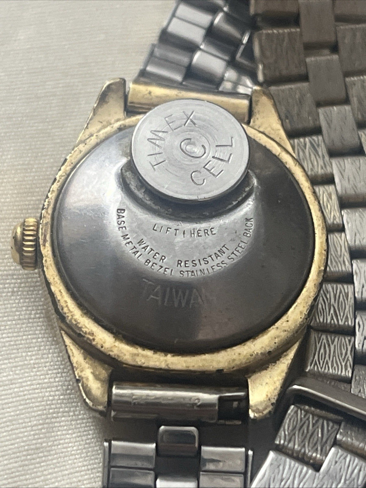 Vintage Timex Electric Ladies Watch Analog Gold Tone Wrist Tested Needs Battery