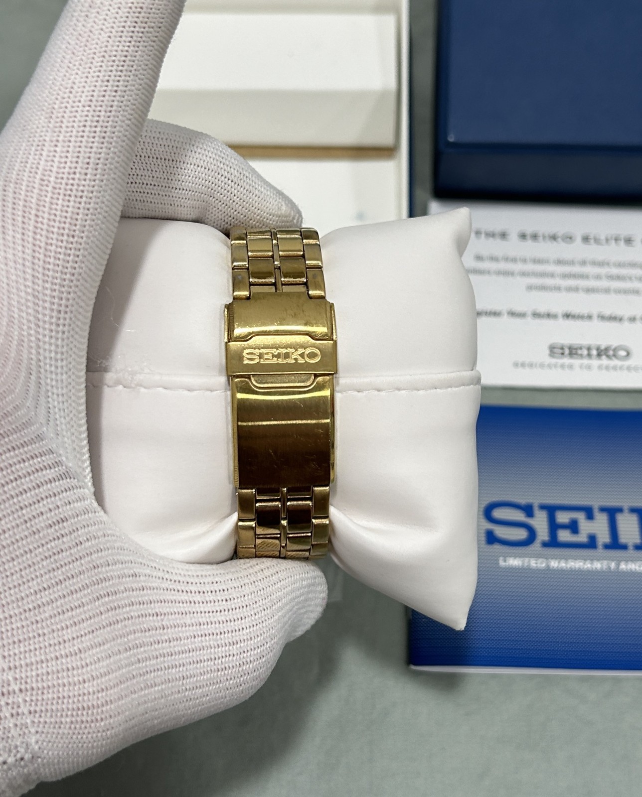 Seiko Tidemaster 6F24-7019 Sports 150 Moon Phase Tide Watch Gold Tone with Box