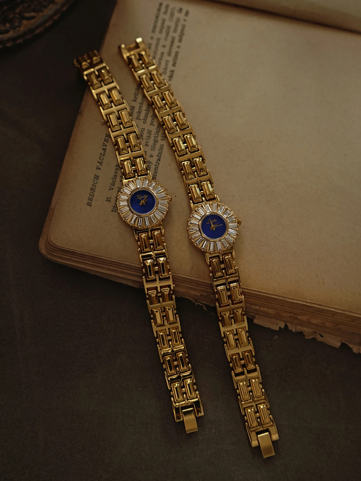 Elegant Gold & Blue Faux Rhinestone Zirconia Vintage Women’s Watch 23mm (0.9in)