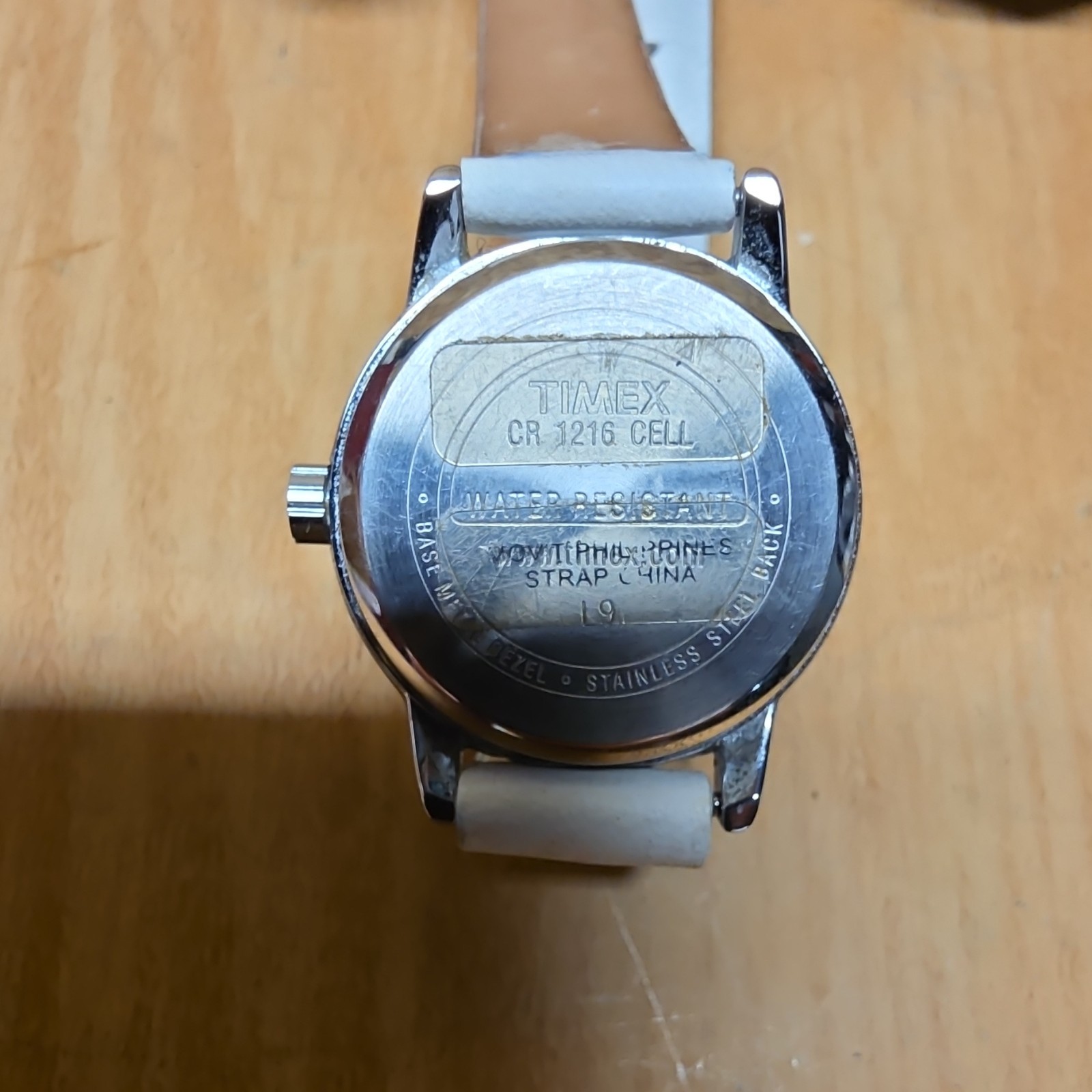 Timex Indiglo Quartz Analog WR30M Watch White Dial Silver Case White Leather