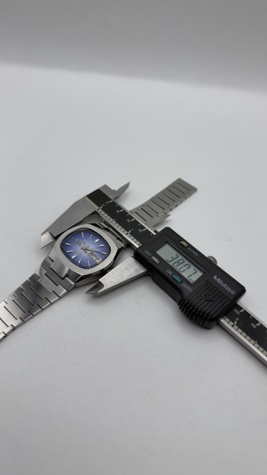 Mido MultiStar Automatic “N.O.S” Day/Date Vintage Men’s Wristwatch Swiss Made.