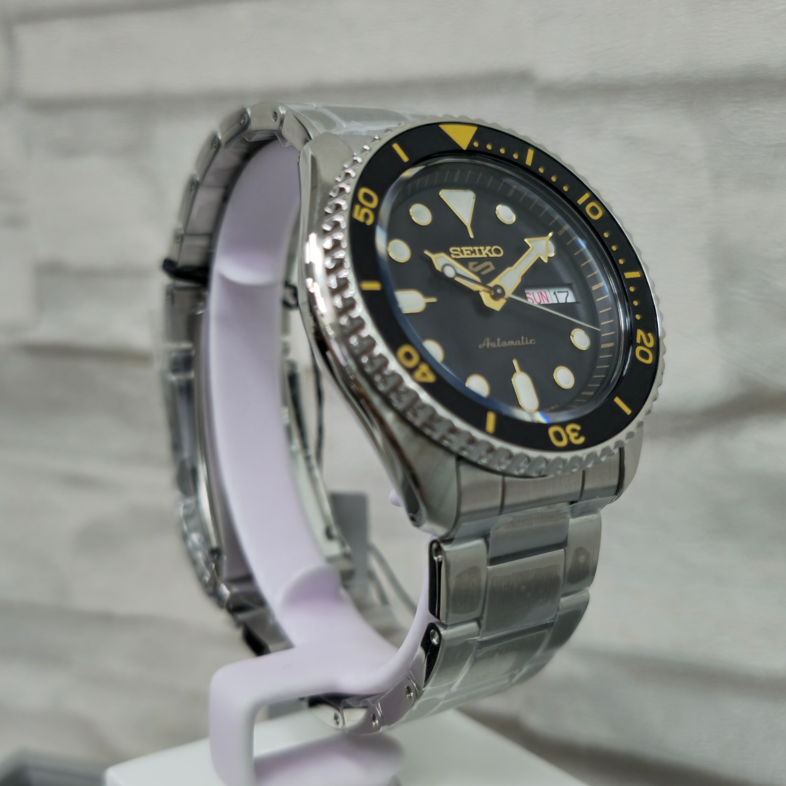 Seiko 5 SRPD57K1 Sports Automatic Black Dial 42.5mm New Full Set Men’s Watch