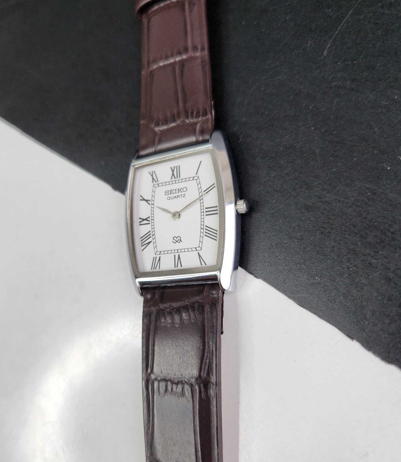 Vintage Seiko Slim Tank Quartz Men White Dial Dress Watch-Free Shipping