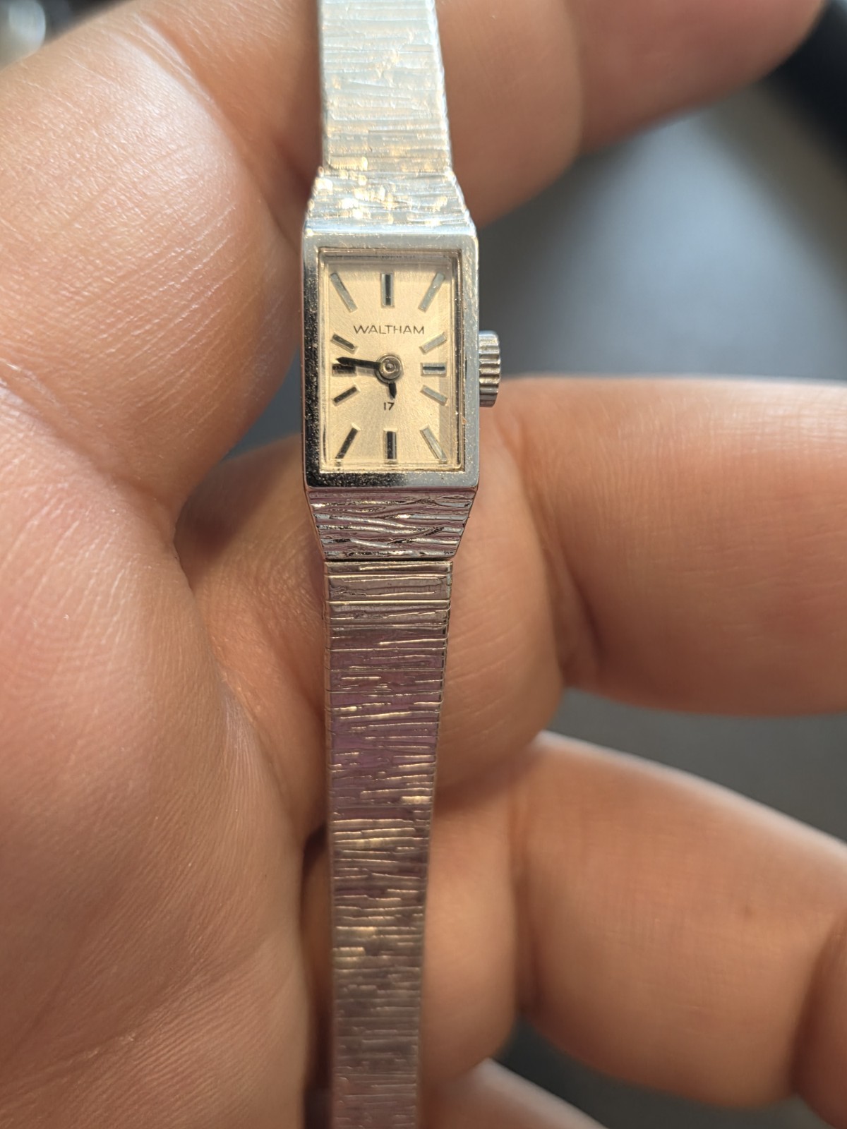 Vintage Waltham Watch Ladies 10mm Silver Tone Rectangle 17 Jewel Manual Wind AB