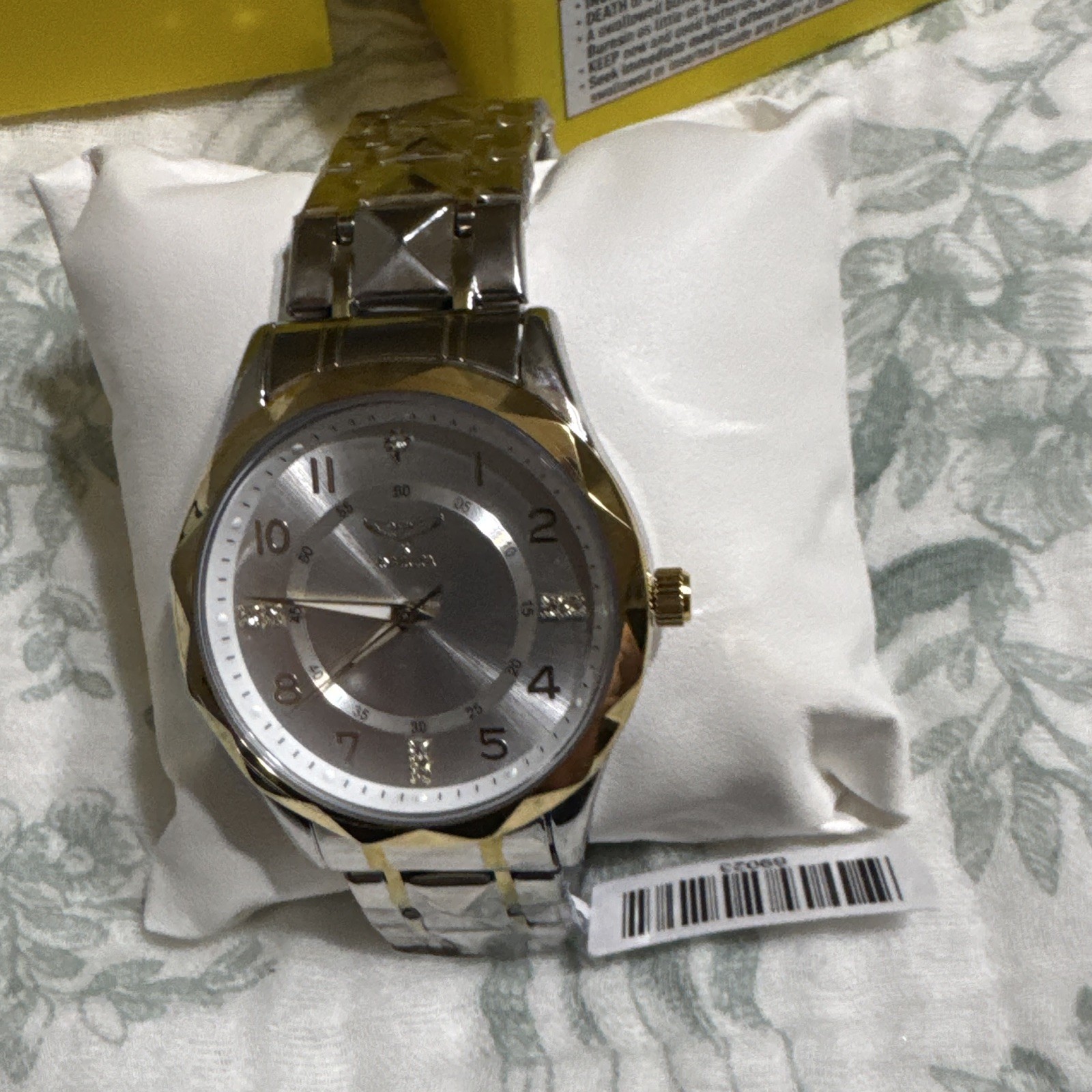 69023 – INVICTA Specialty Men 41mm Metal Gold + Steel White