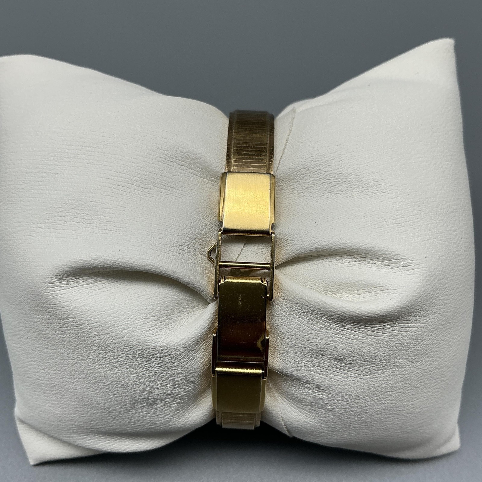 Vintage Seiko Womens Watch 13mm Gold Tone Rectangle 2E20-5139 New Battery 5″