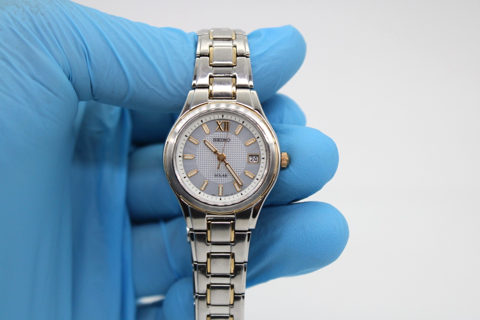 Seiko V182-0AB0 Solar Date Ladies Wrist Watch Used Good Tested Works US Seller