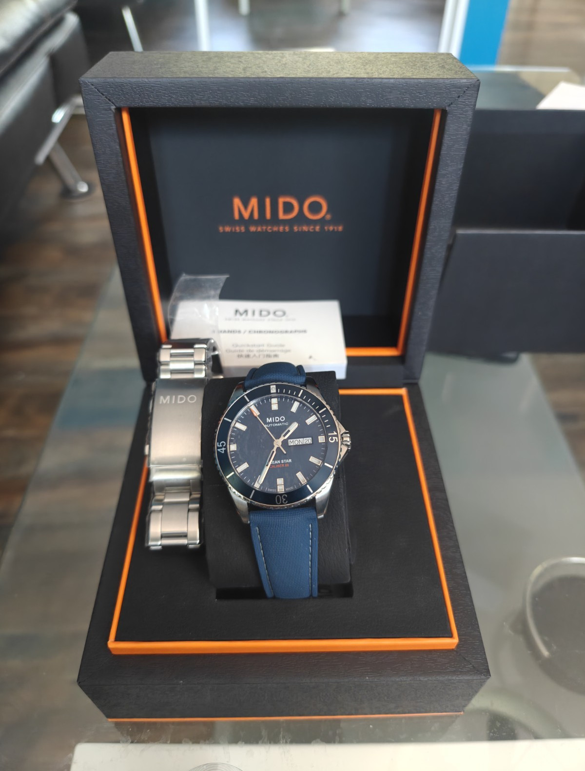 MIDO Ocean Star Auto Blue Dial 200m Date S/S Watch Box Extra Bracelet