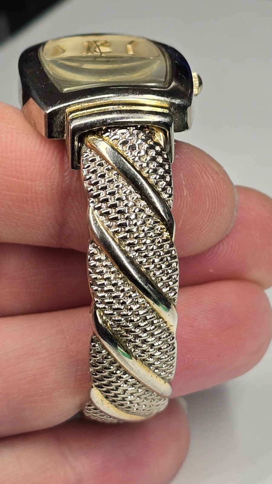 STUDIO Time STD950T Cuff Bracelet Quartz Analog Women’s Watch Sz. 6″ New Battery