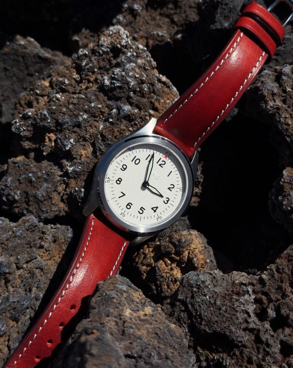 Vario 1945 A-11S Solar Quartz Heron White Field Watch 40mm