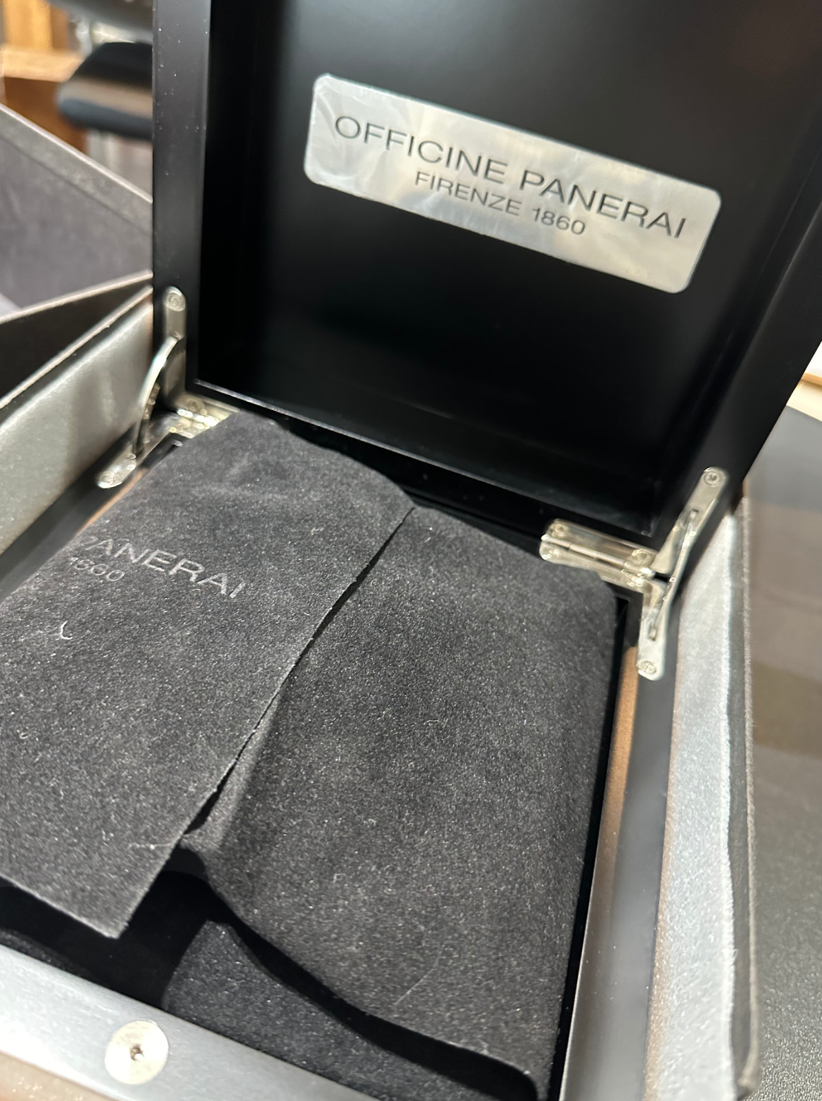 PANERAI LUMINOR TITANIUM MEN WRIST WATCH WITH LEATHER AND RUBBER STRAP WITH CASE