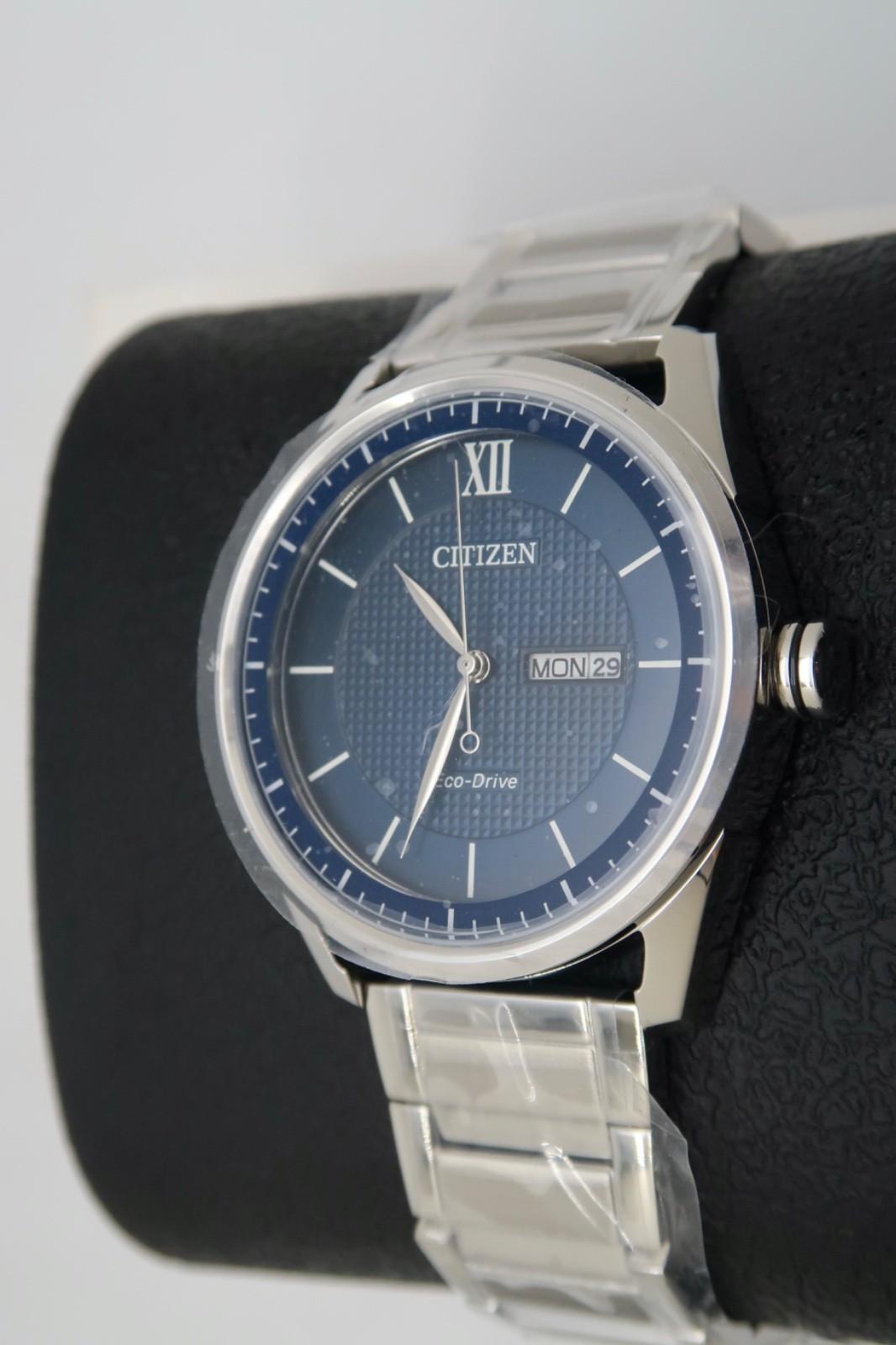 Citizen Eco-Drive Classic Blue Dial Men’s Watch Classic Stainless AW0081-54L NEW