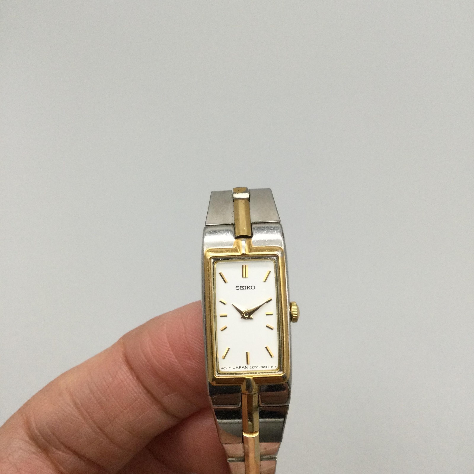 Seiko Womens Watch 13mm White Dial Two Tone Bracelet 2E20-7479 New Battery 5.5″