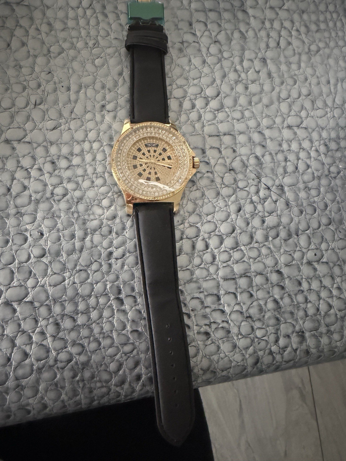 Kings Master Men’s Stainless Gold-tone Case Black Leather Band 0.12ct Diamond