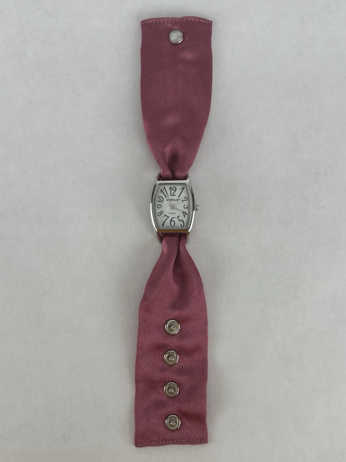 Avenue 23mm Silver Tone Quartz Watch w/Pink Ribbon Bracelet & New Battery