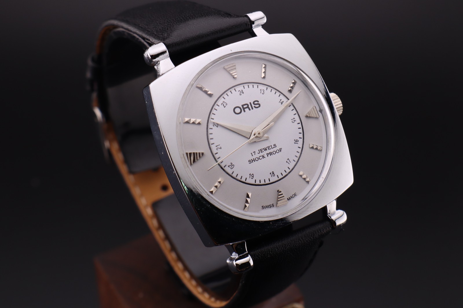 Vintage ORIS Swiss Hand-Wind Classic Mechanical Collectible Men’s Wrist Watch