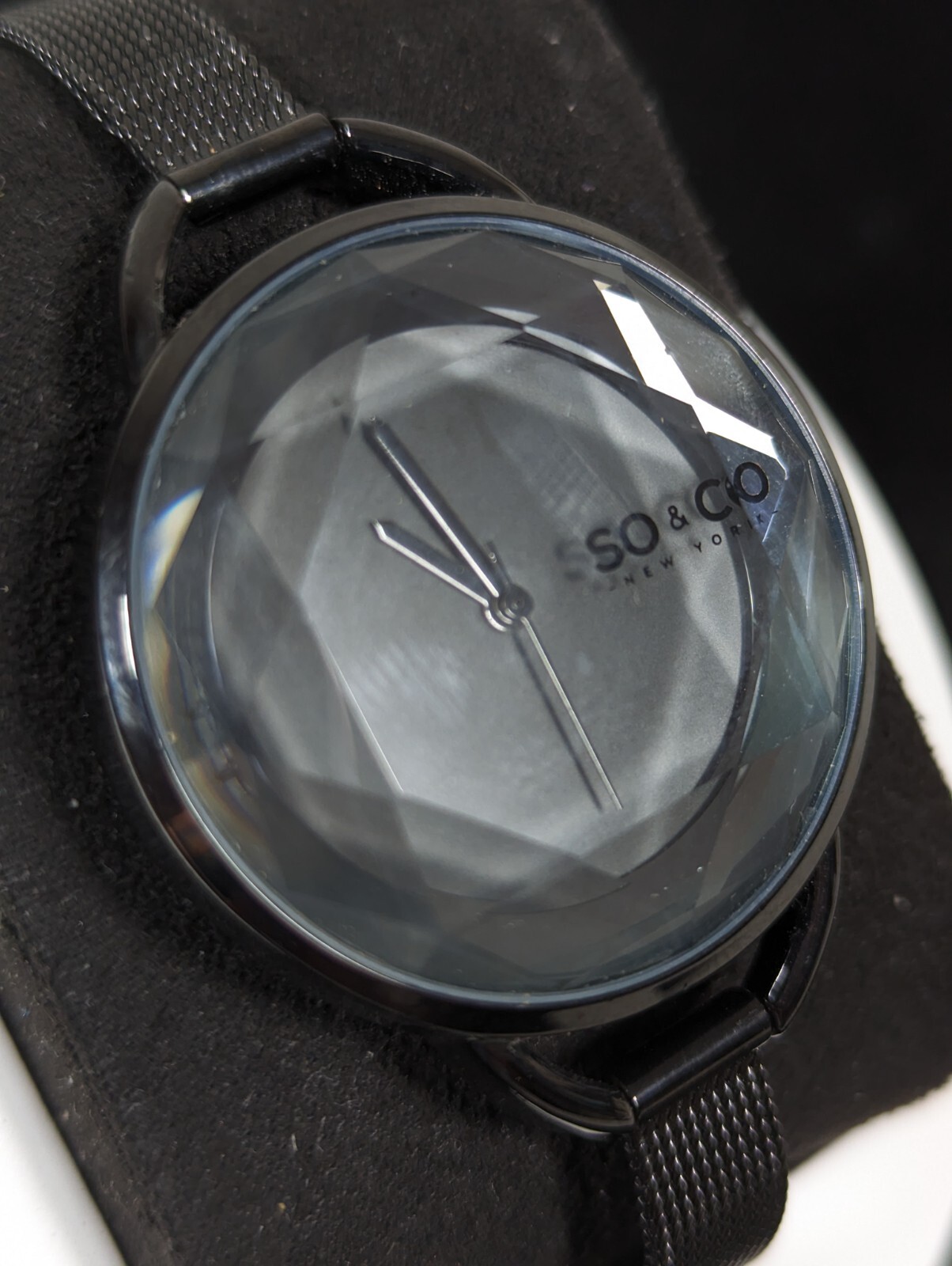 So & Co New York Womans Black Dial Raised Hardened Mineral Crystal Watch 8.5 In