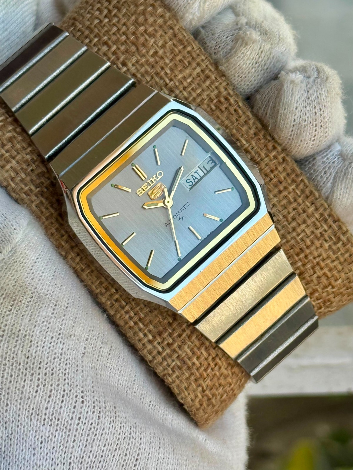 Seiko 5 Automatic Vintage Men’s Watch Silver Sunburst Dial Day Date Stainless St