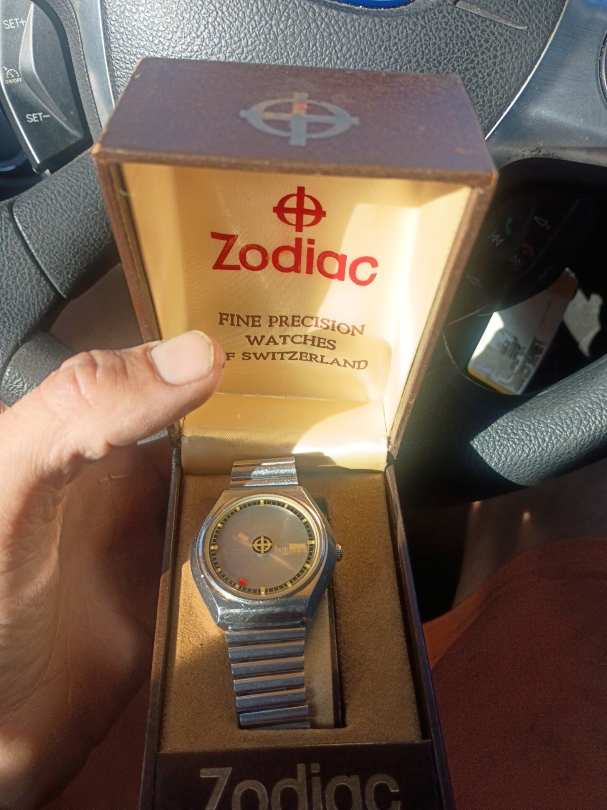 Zodiac Astrographic Mystery Dial Day/Date Auto SS 36mm Silver Bracelet Box