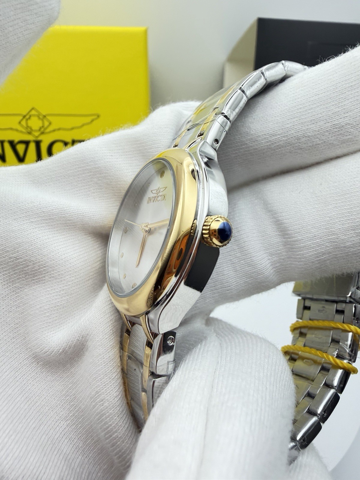 50609- Invicta Wildflower Veylise Women’s Two-Tone gold/steel bracelet. 32mm