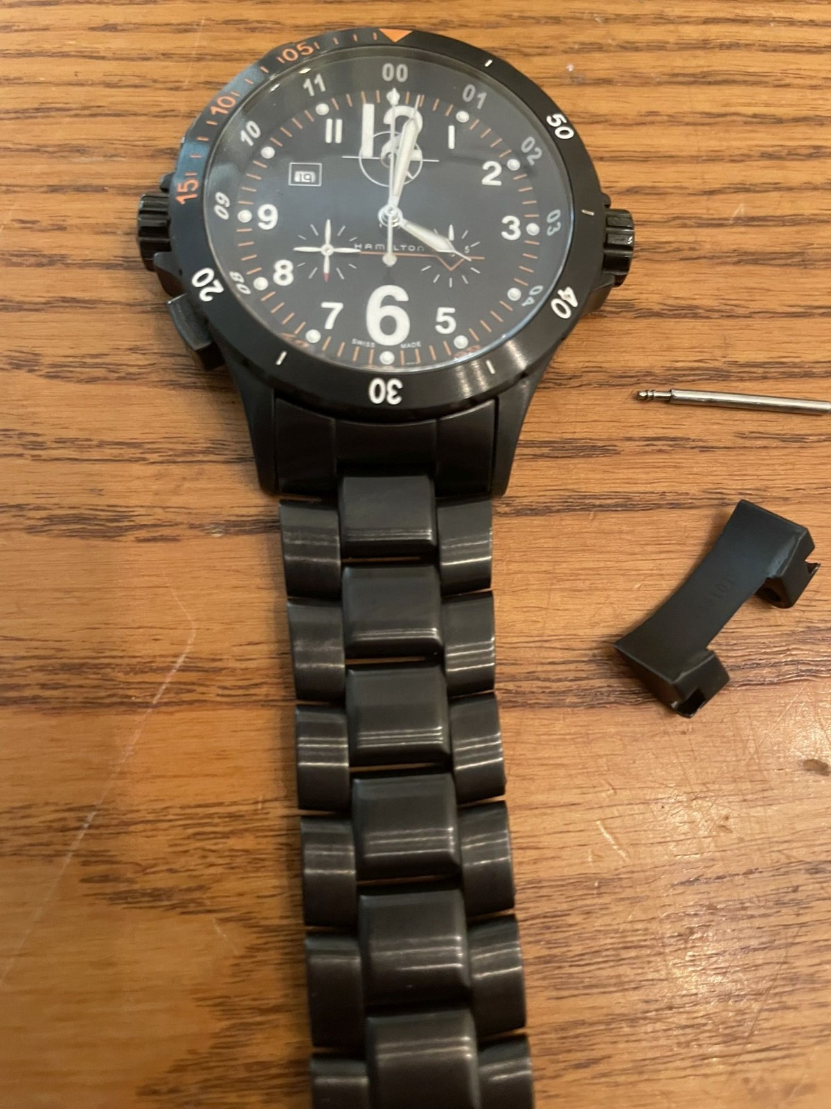 Hamilton H745920 Quartz Chronograph Watch with 2 straps + bracelet