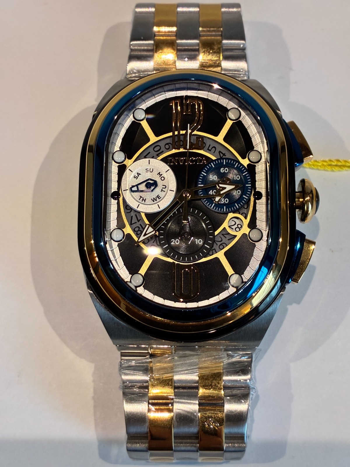 INVICTA LUPAH SWISS RONDA Z60 FE CALIBER 46mm QUARTZ WATCH ( MSRP: $599) NEW