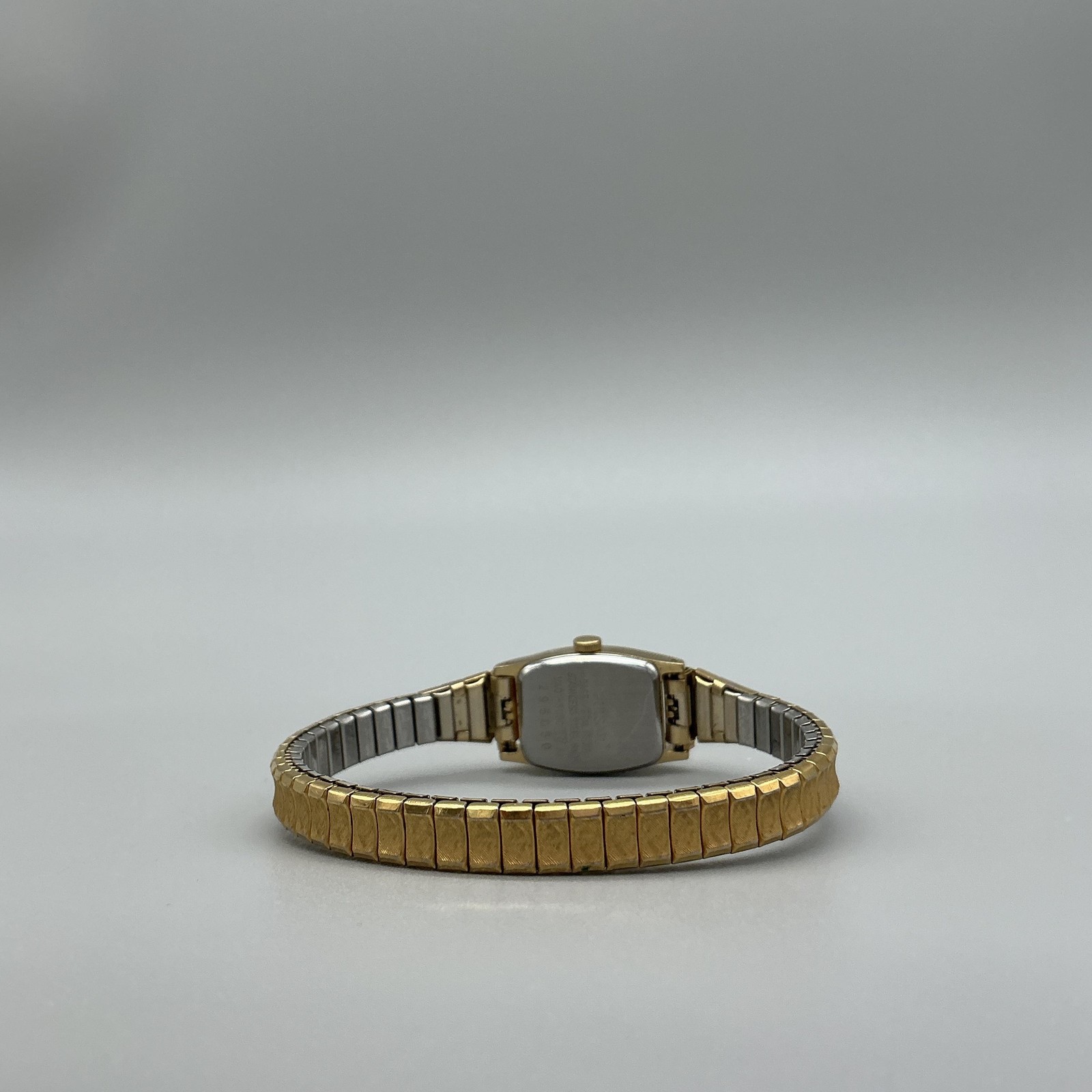 Pulsar V401-5000 Womens Watch 16mm Gold Tone Stretch Band New Battery
