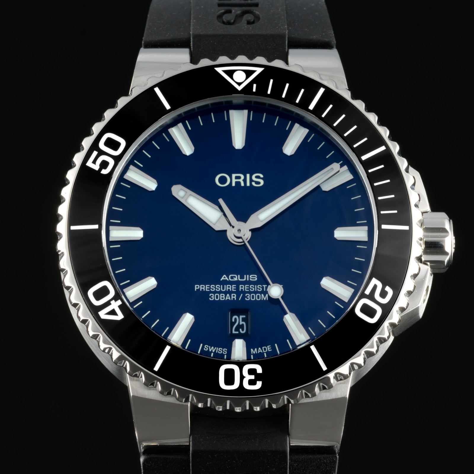 ORIS Aquis Date 41.5mm Dark Blue Dial Automatic Rubber & Steel Men’s Watch + B&P