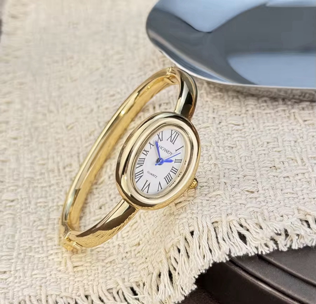 HOWDY Quartz Oval Bangle Wristwatch Roman Numerals Gold/Silver Tone Women’s