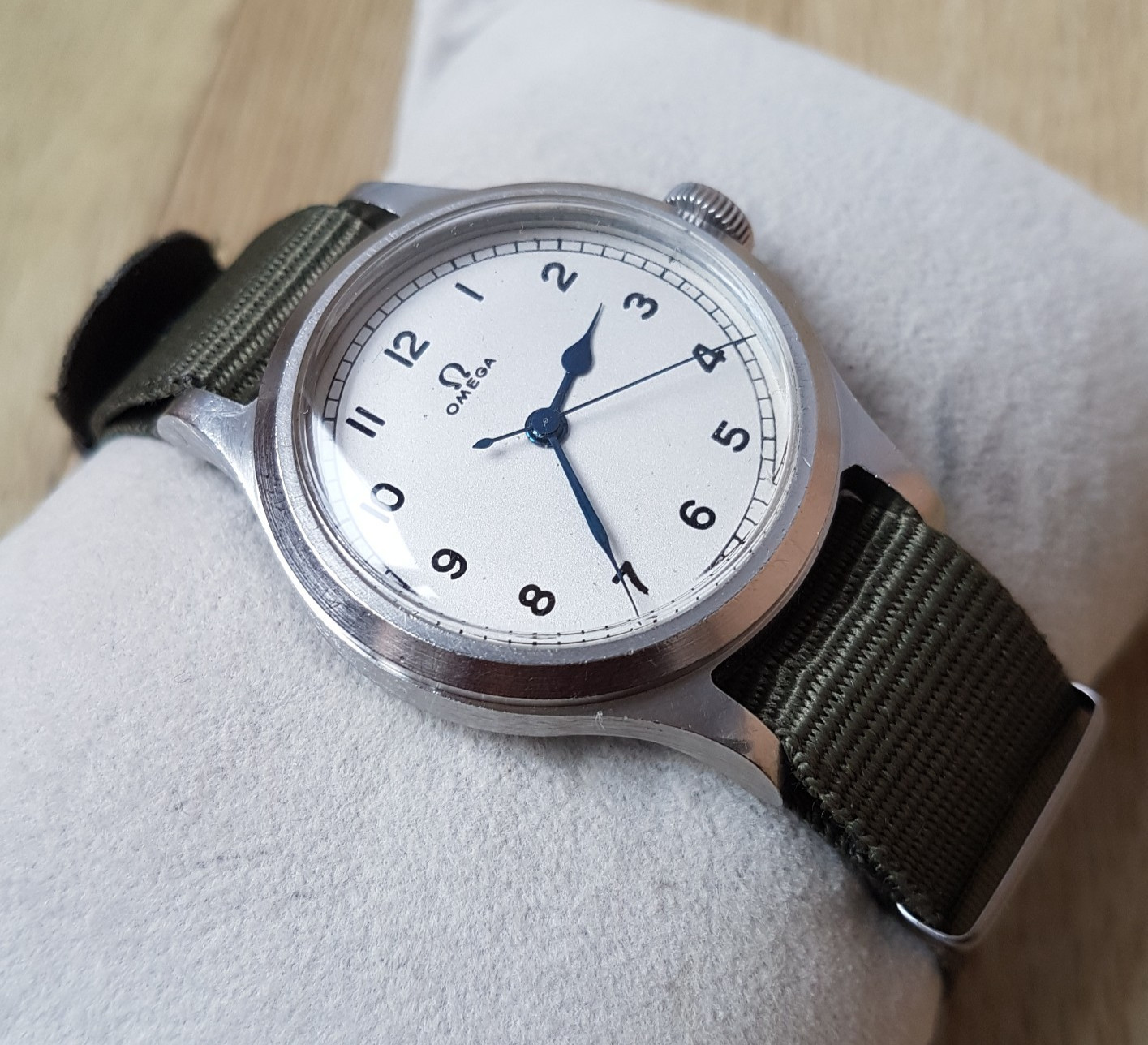 Omega British military Air Ministry 6B/159 RAF watch 56, issued Pilot watch