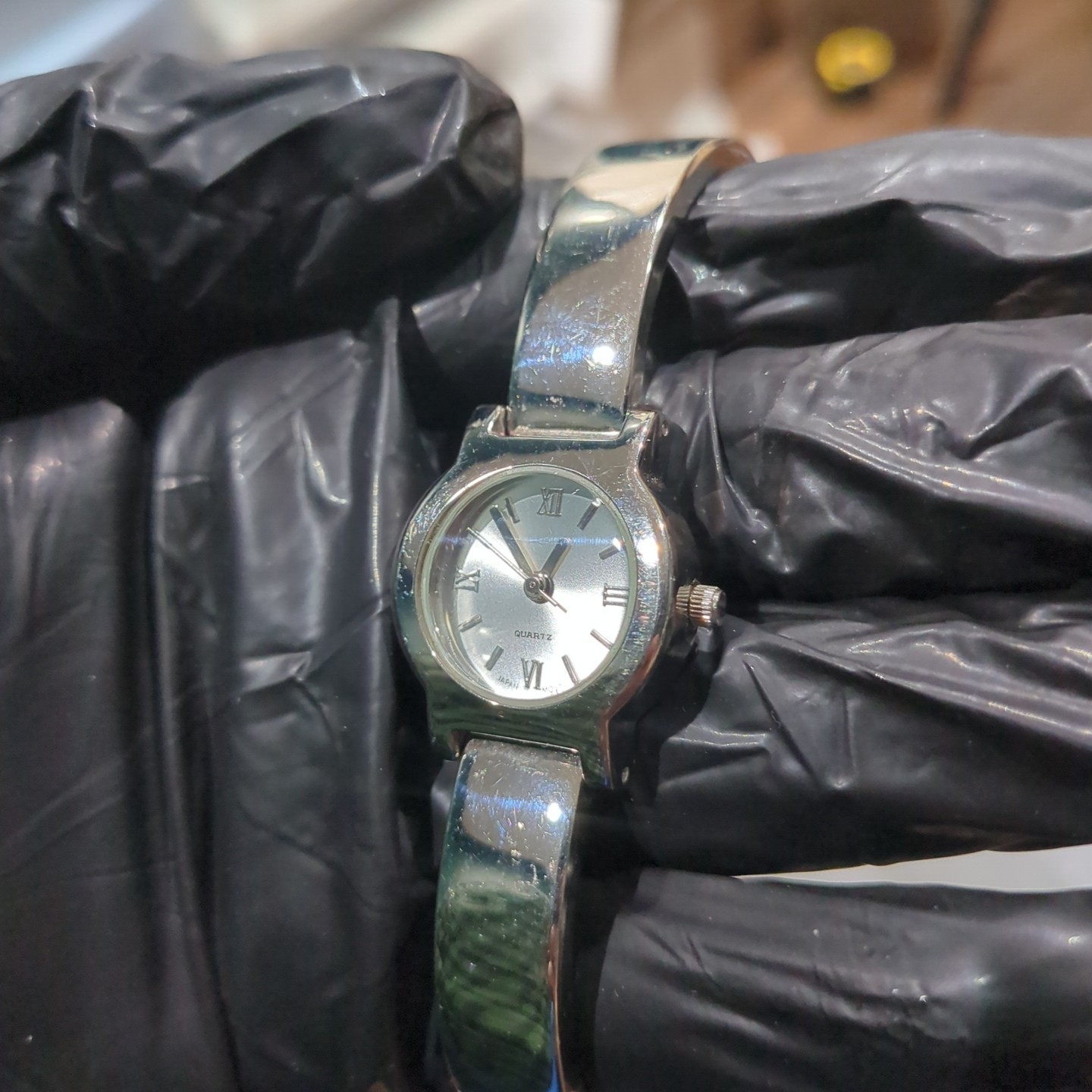Working Ladies Watch For Big Wrist 8in Silver Tone 23mm New Battery – Runs