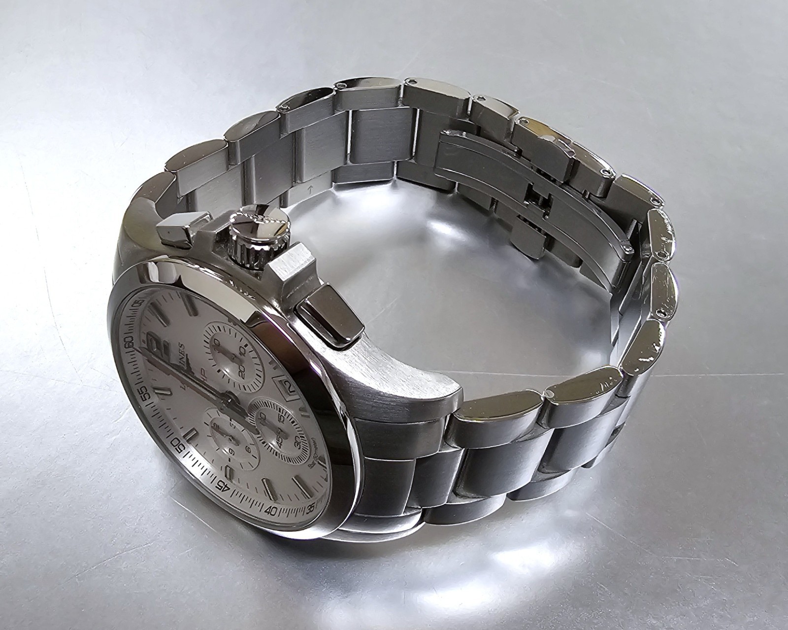 Longines Conquest V.H.P. 42mm Silver Men’s Watch L3.717.4.76.6 – Store Display