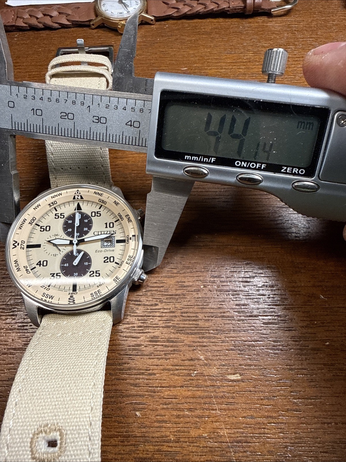 Citizen Eco-Drive Chronograph Tachymeter Men’s Watch Ref. B612-a351s04 Mint