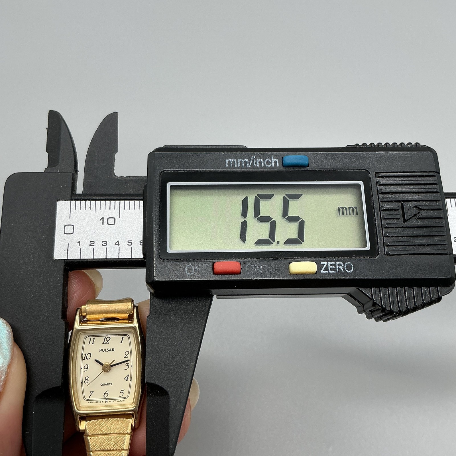 Pulsar V401-5000 Womens Watch 16mm Gold Tone Stretch Band New Battery