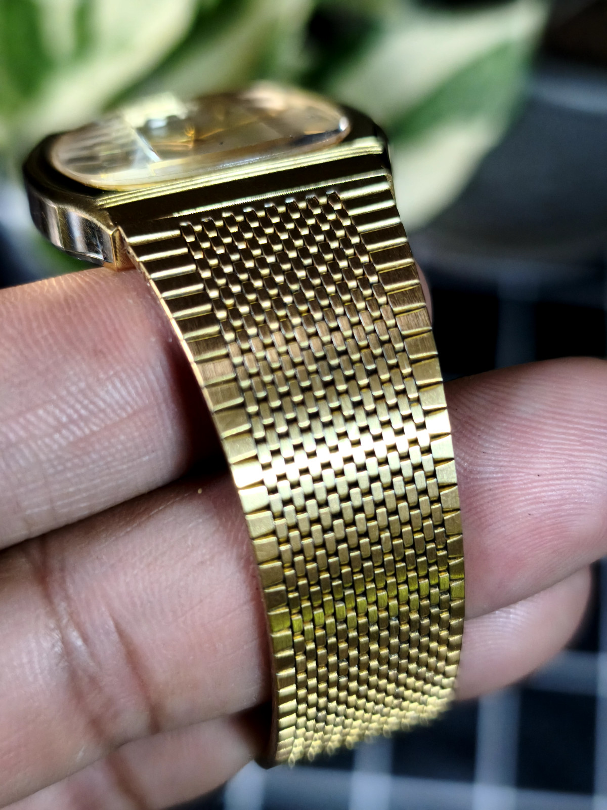 PLANTA GENET QUARTZ DRESS WATCH PG124 SWISS MOVEMENT CABOCHON CROWN MESH BAND