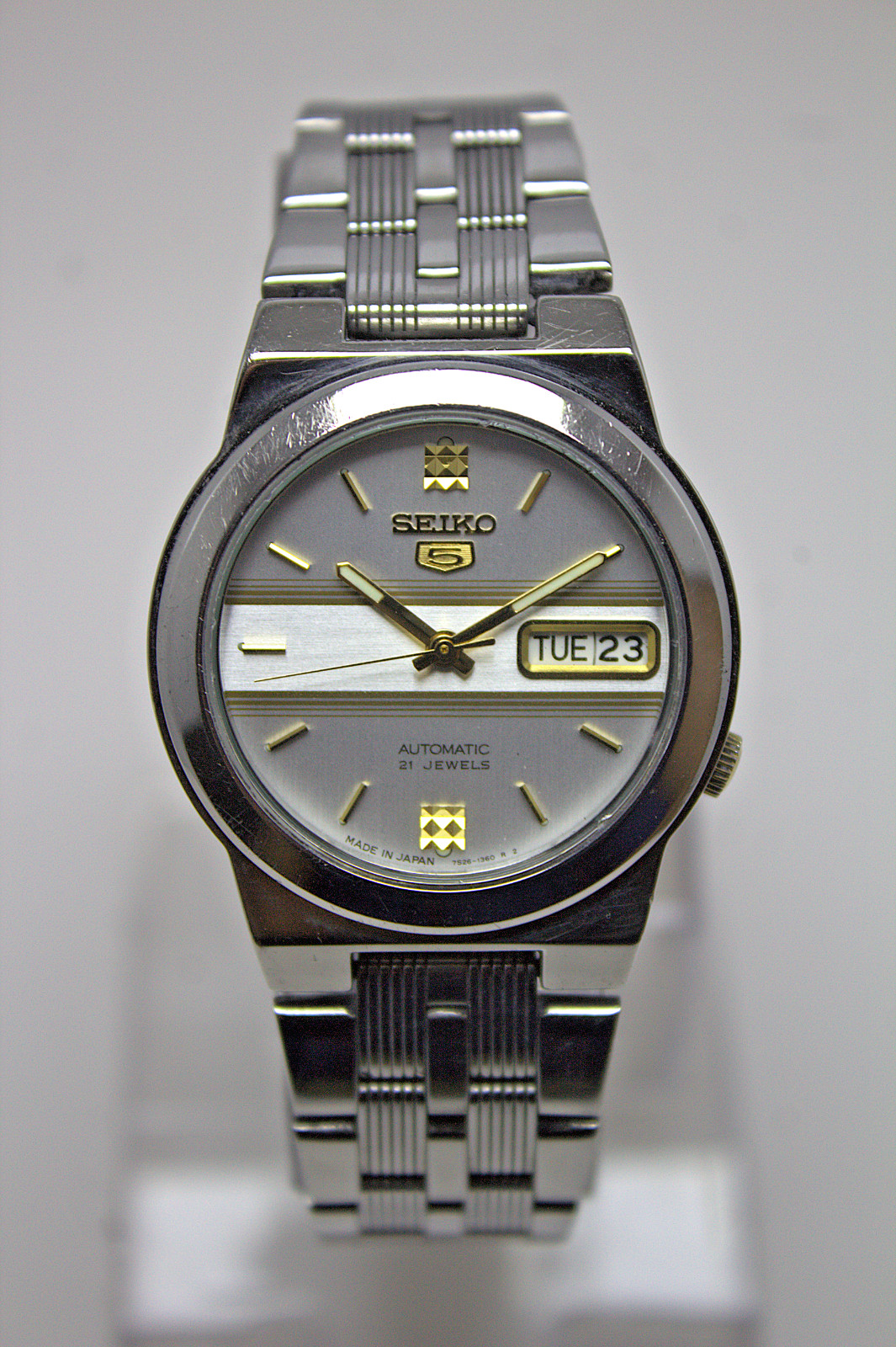 Vintage Seiko 5 Automatic 21 Jewels Duel Shade Dial Day/Date Japan Men’s Watch