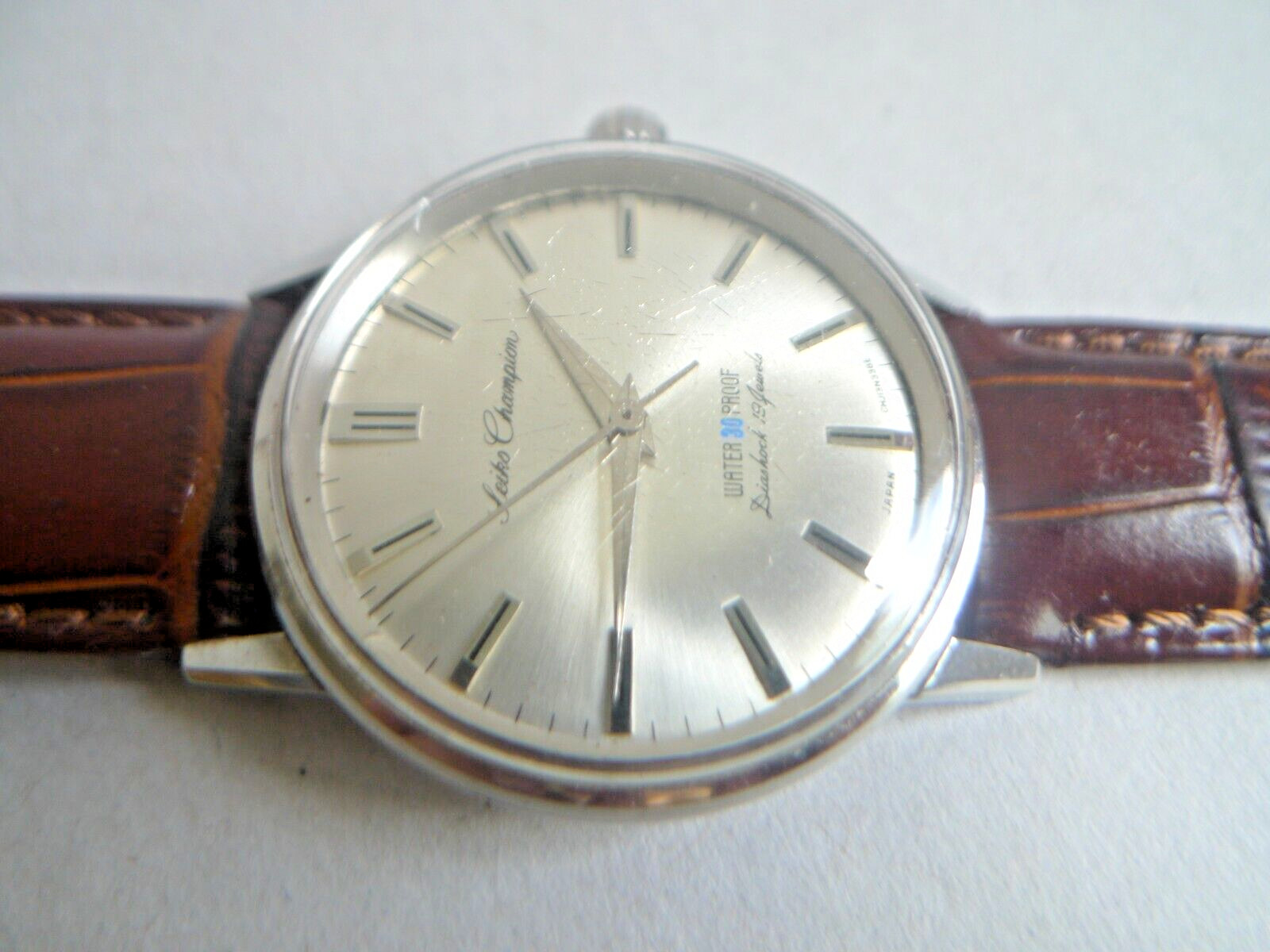 Great Condition ! SEIKO CHAMPION DIASHOCK 19-JEWELS Vintage Watch