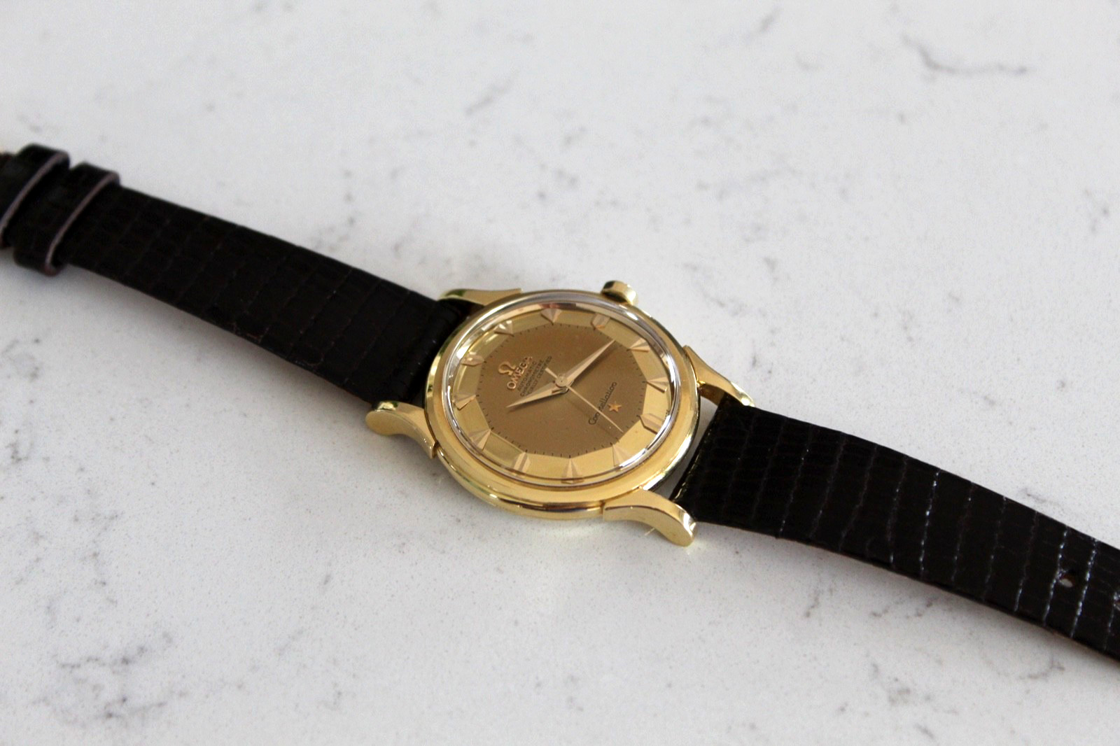 VINTAGE OMEGA CONSTELLATION DELUXE REF. 2782 SC 18K GOLD PIE-PAN AUTO MENS WATCH