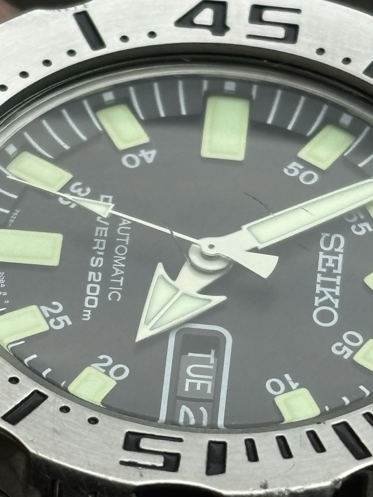Seiko Black Monster 21J 7S26-0350 Automatic Diver 200m Day/Date Black Dial 42mm