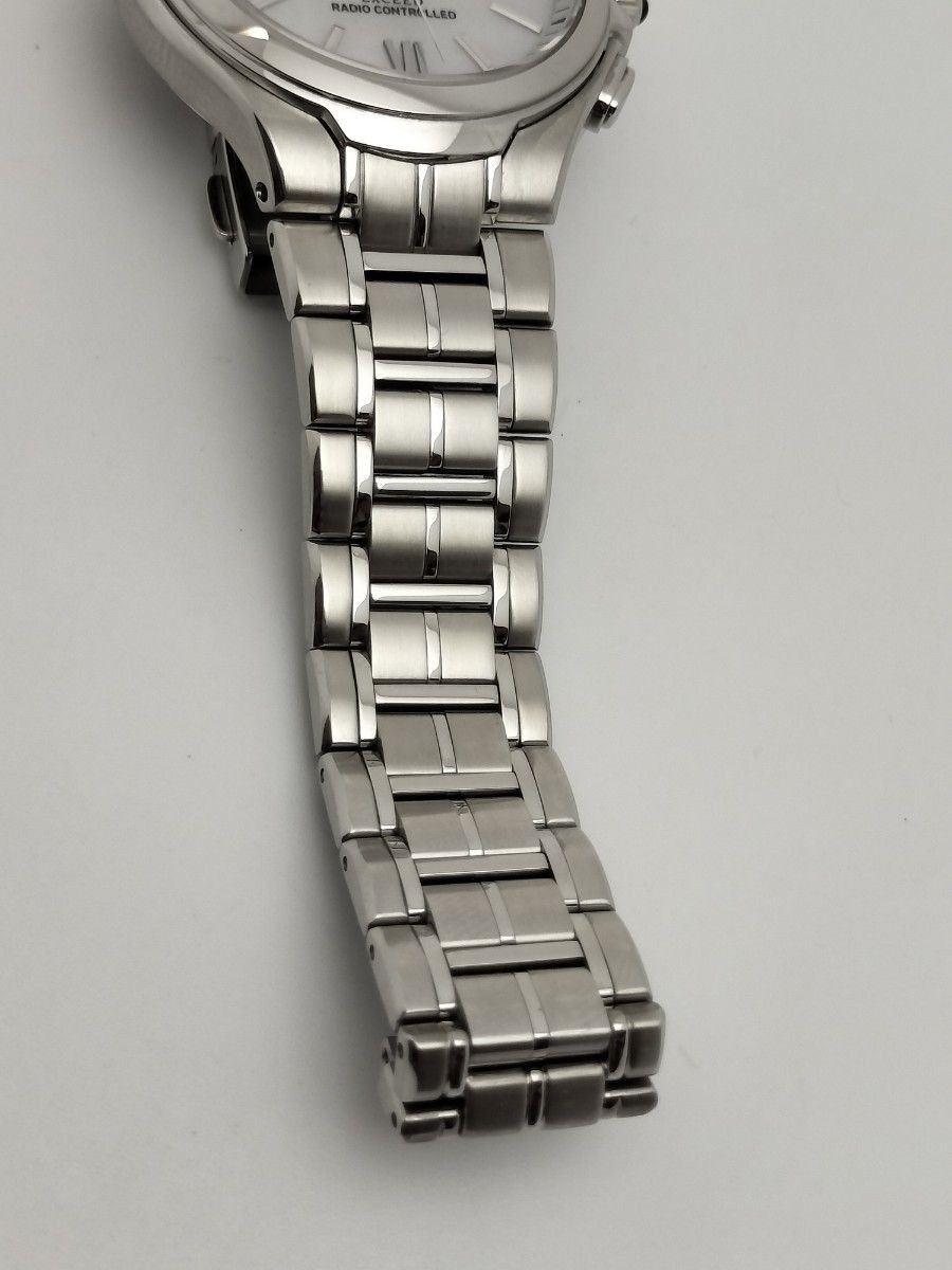 Brand New Citizen Line Exceed White Mother of Pearl Dial Radio Solar H410