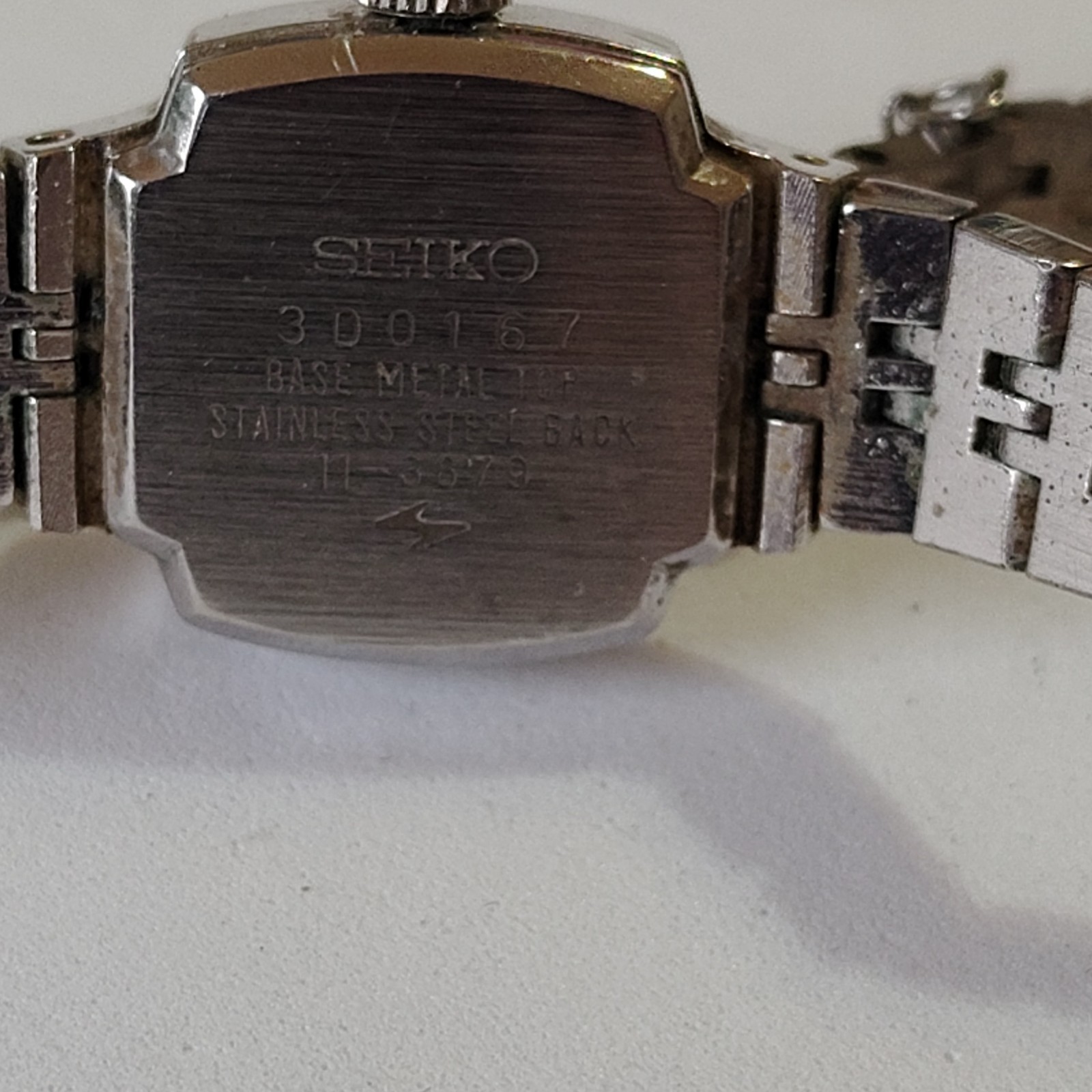 Seiko Wristwatch Silver Bracelet Black Dial Analog Stick Indexes