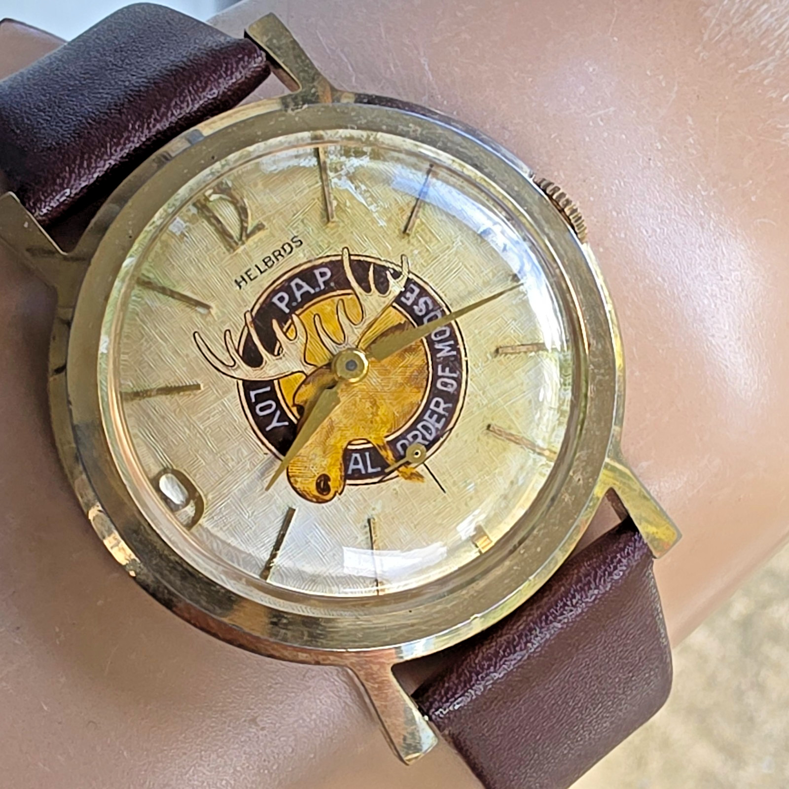 Vintage Helbros men’s manual wind watch Loyal Order of Moose linen dal 1950s